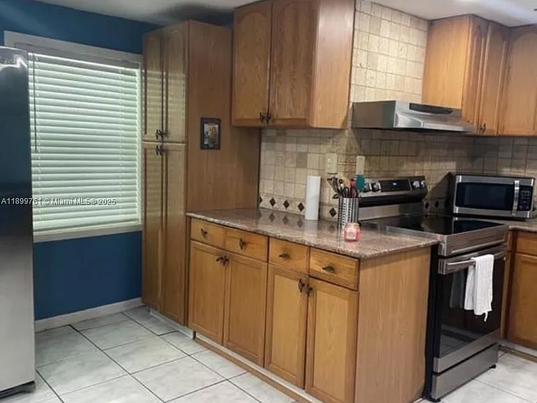 1708 Saint Lucie Ct — Photo 2