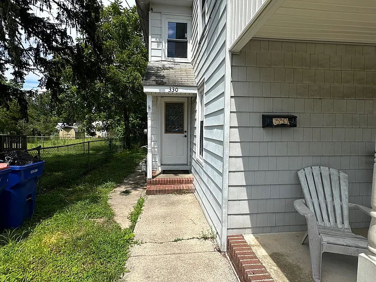 330 Cedar St — Photo 1