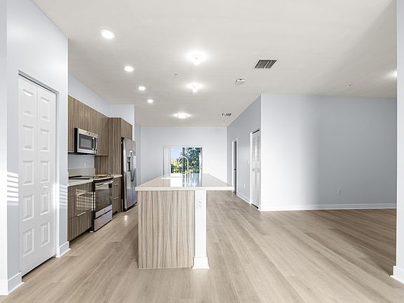5th image of 8015 NW 104th Ave APT 22