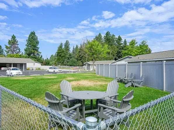 North Pine Apartments