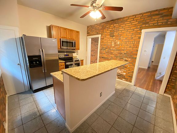 5th image of 884-886 Hunter Ave