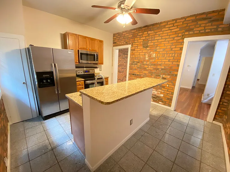 Hunter Ave 884-886 NCR — Photo 5
