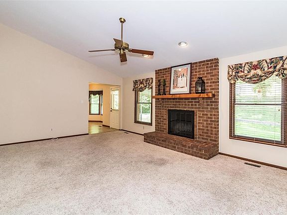 4th image of 4717 Arevalo Dr