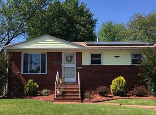2429 Fairhill Dr, Suitland, MD 20746