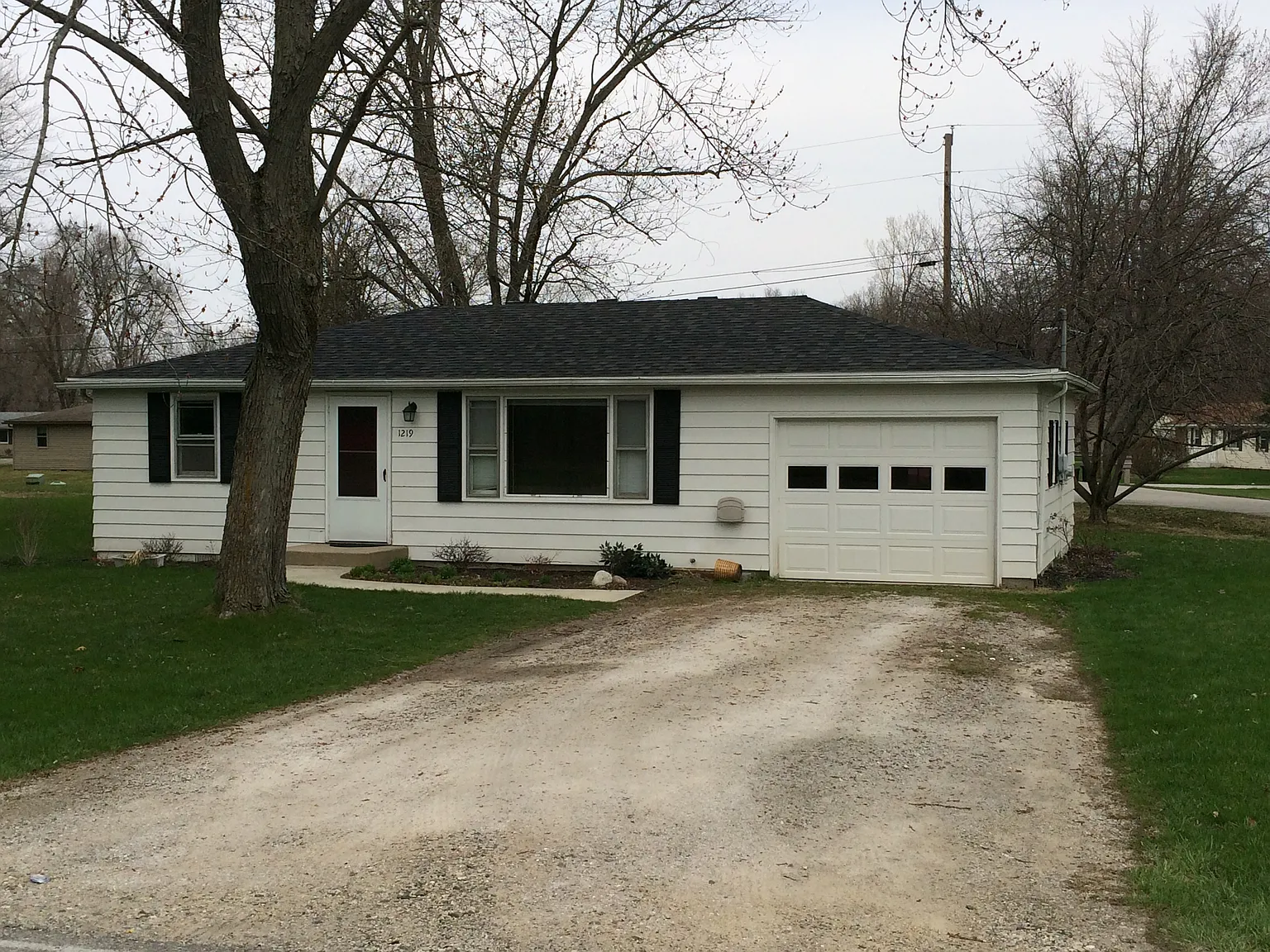 1219 Wooster Rd photo 1
