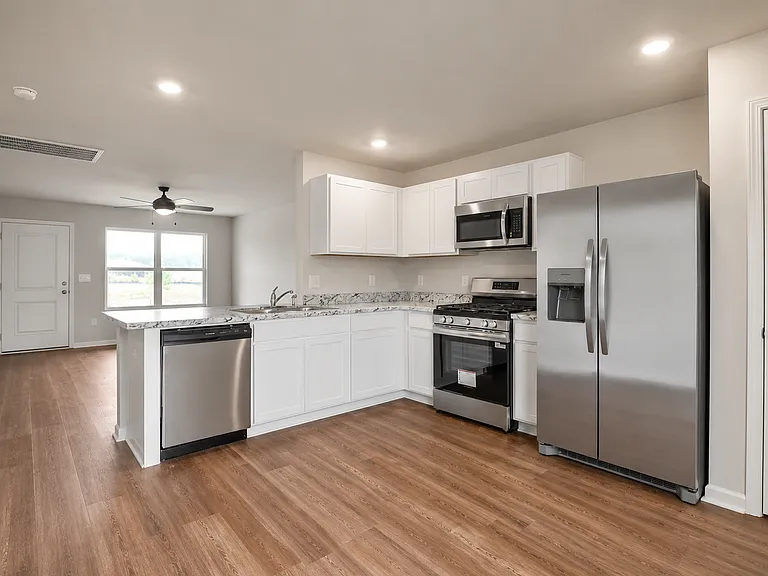 817 Ashford Dr — Photo 10