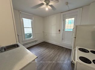 132 Dundas St E, Toronto, ON M5B 1E2