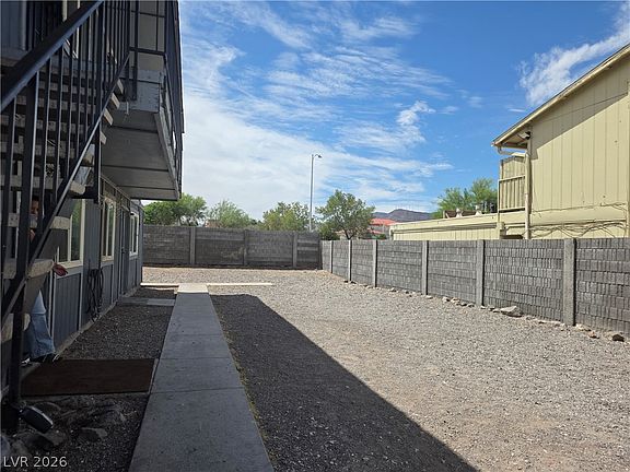 3rd image of 140 Judy Ln