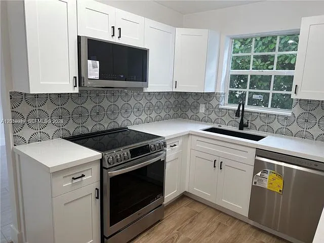 517-517 Navarre Ave — Photo 10