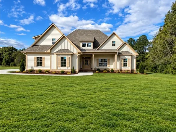 6681 River Rd, Fuquay Varina, NC 27526