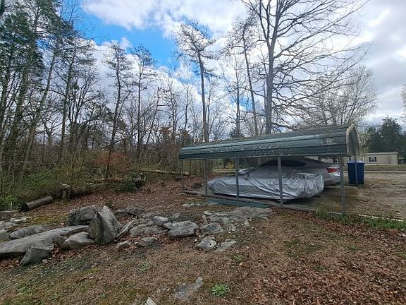 4th image of 1705 Lakeshore Dr