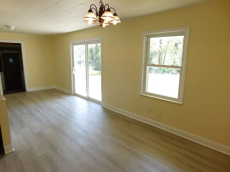 4925 Morton Rd — Photo 16