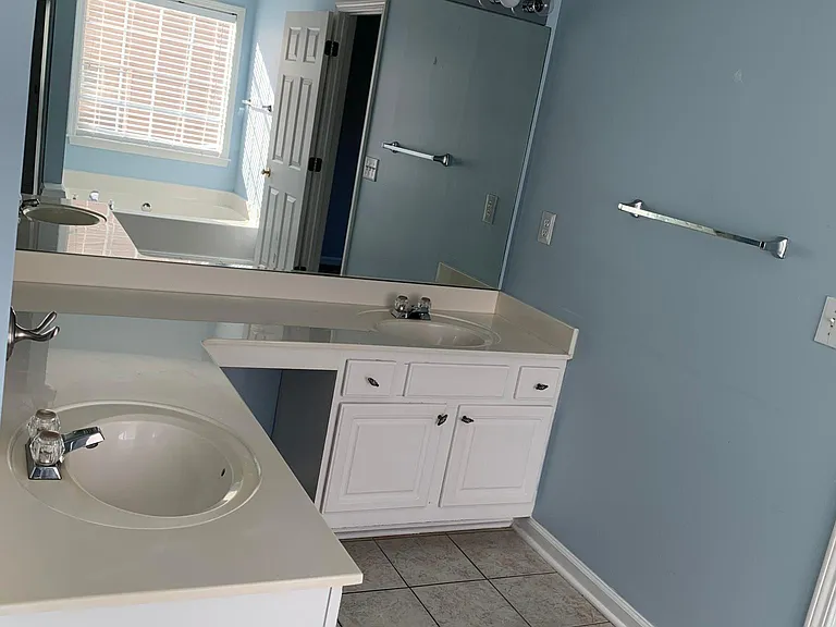 13610 Weycroft Cir — Photo 11