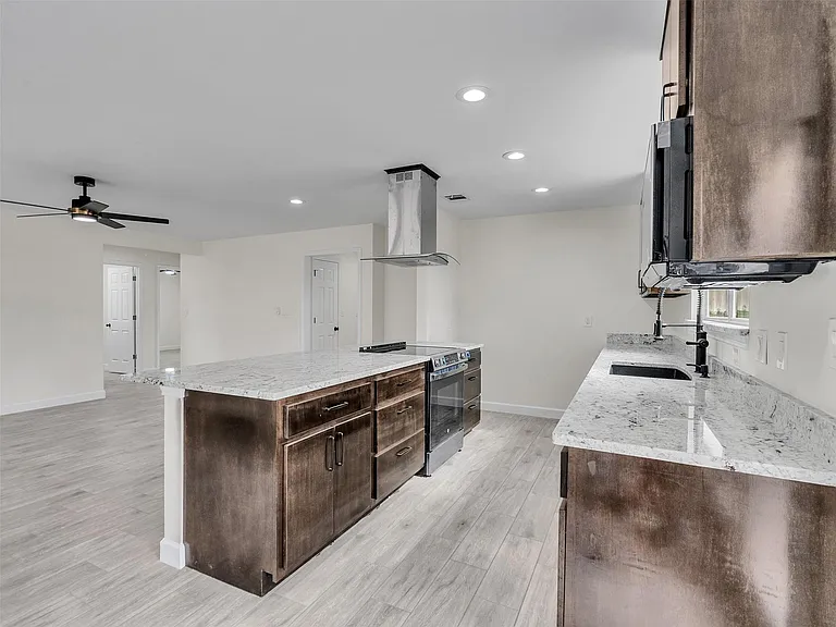 4835 County Road 380 — Photo 11