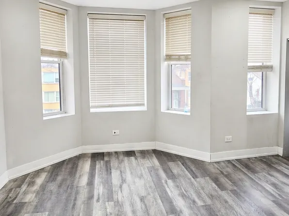 3527 S Damen Ave #2F, Chicago, IL 60609