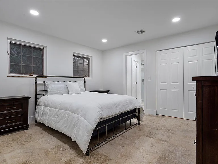 1421 Ponce De Leon Dr — Photo 50