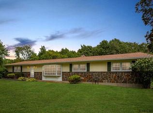 12 Flensburg Dr, Troy, NY 12180