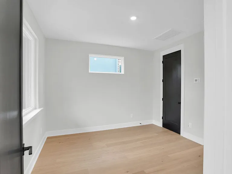142 Mattoon St — Photo 30