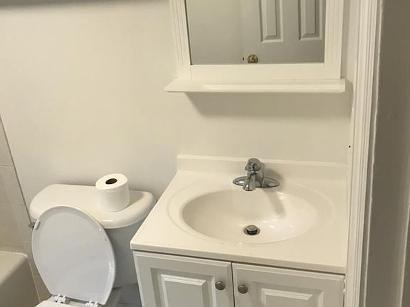 3rd image of 46 Winthrop Ave #2