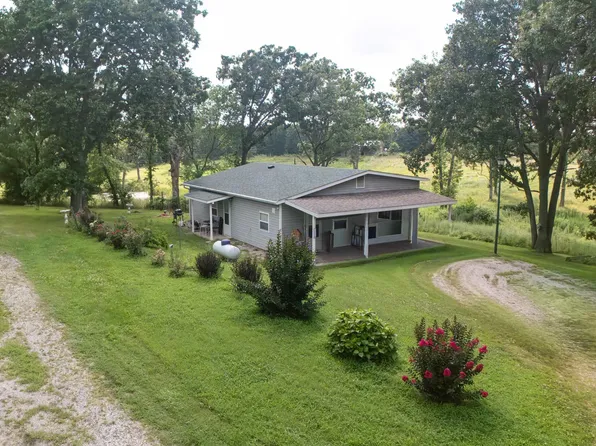 26298 7th Hwy, Warsaw, MO 65355