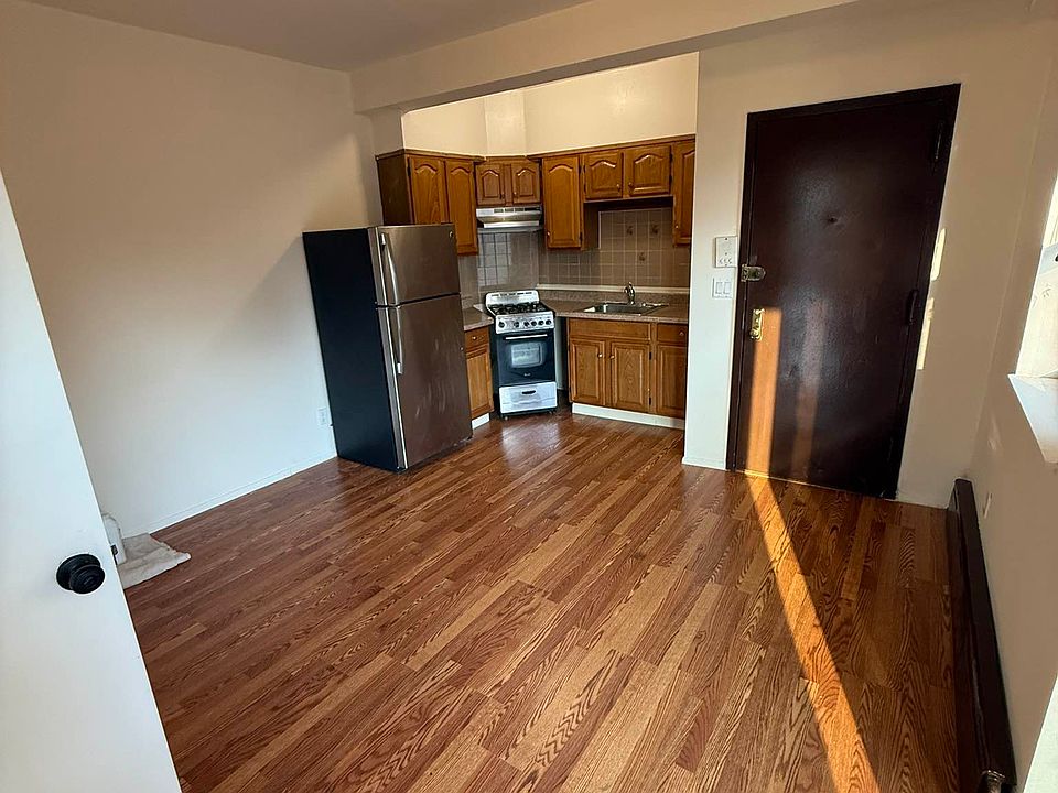 1st image of 30-97 31st St #2S