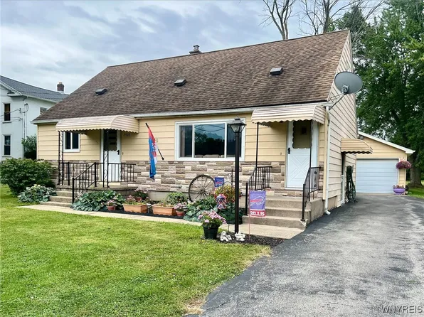 5505 Divide Rd, Niagara Falls, NY 14305