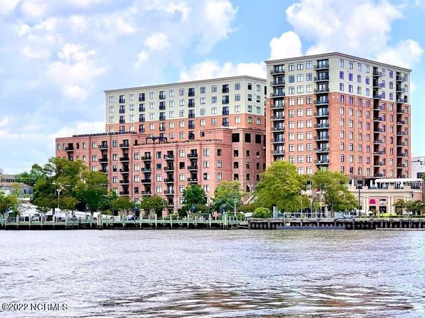 240 N Water Street #1052, Wilmington, NC 28401