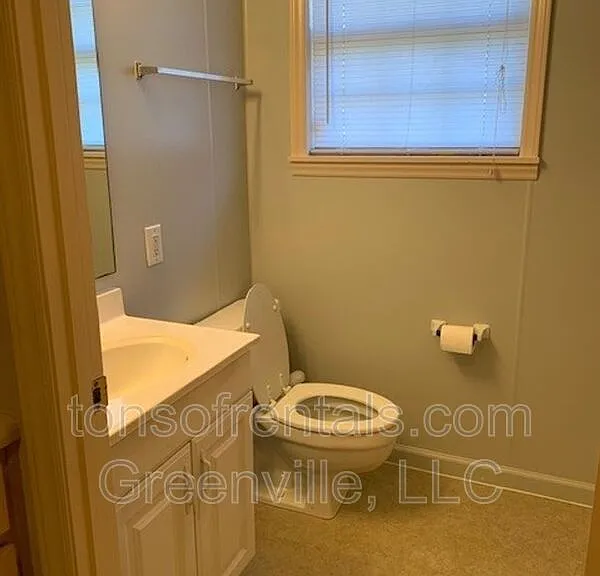 208 Church St — Photo 7