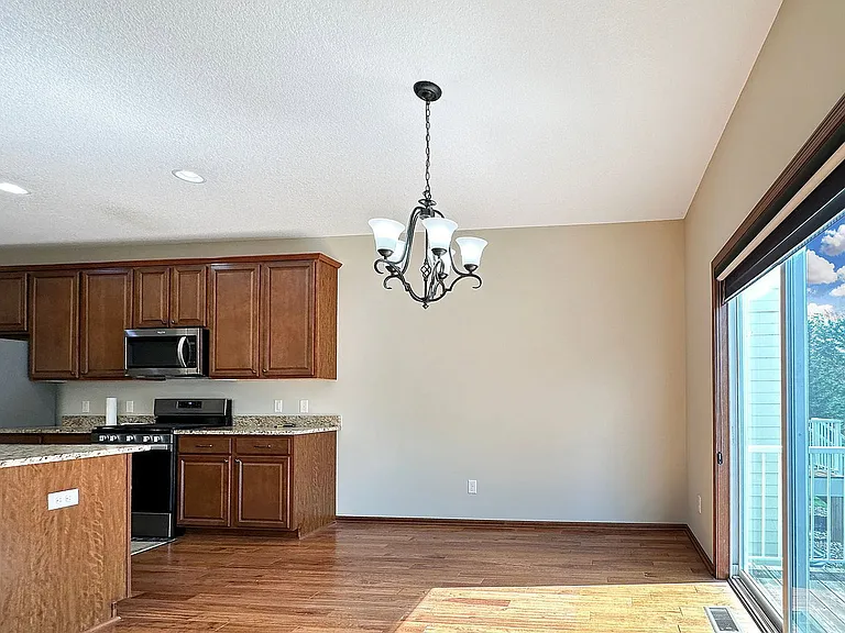 9496 Declaration Dr — Photo 4