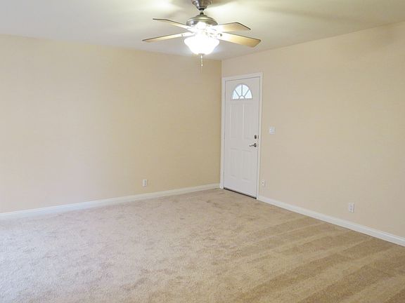 4th image of 4387 Illinois St Unit 2