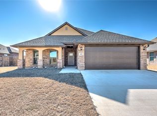 1050 Pink Lady Pl, Centerton, AR 72712