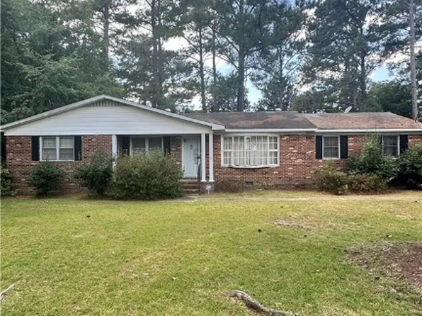 1066 Strickland Bridge Rd, Fayetteville, NC 28304