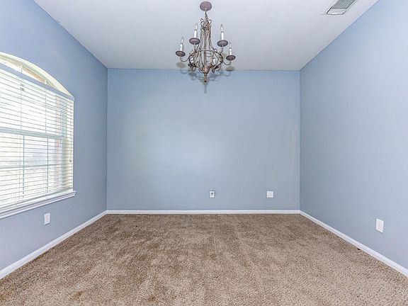 5th image of 15 Buena Park Cir