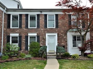 4652 Colonial Ln, Trenton, MI 48183