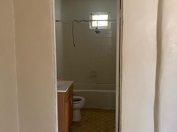 3rd image of 6324 Doniphan Dr #C