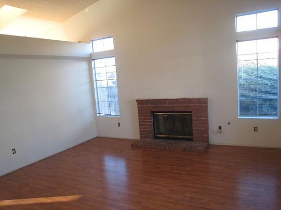 4th image of 5240 Robinwood Dr