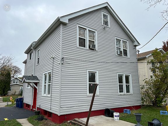 3rd image of 815 S Lenox Ave