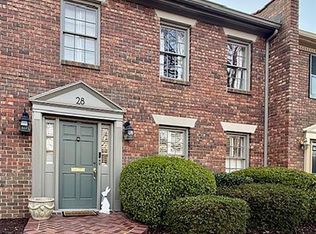 28 Old Ivy Sq NE, Atlanta, GA 30342