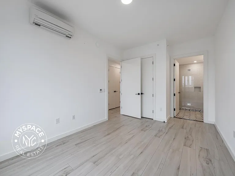 2718 Church Ave #409 — Photo 18