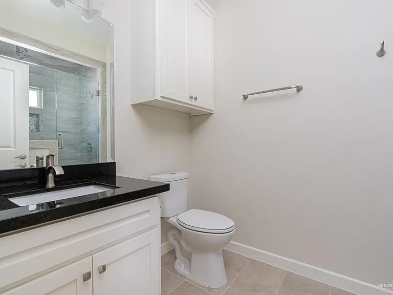 1040 N English Ave #1 — Photo 7