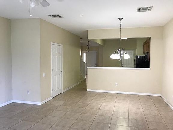 3rd image of 2865 Polana St
