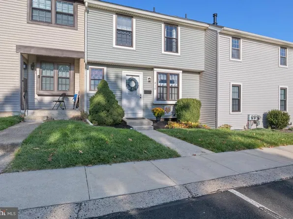 410 Livingston Ct, North Wales, PA 19454