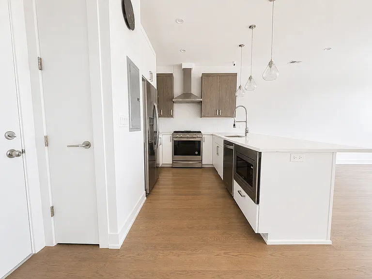 2218 W Madison St #313W — Photo 3