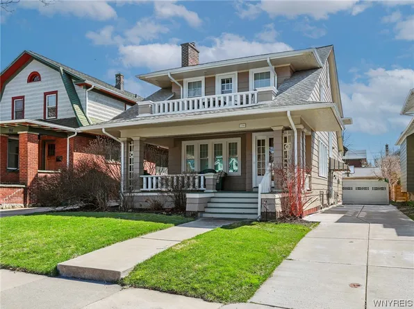 100 Fordham Dr, Buffalo, NY 14216