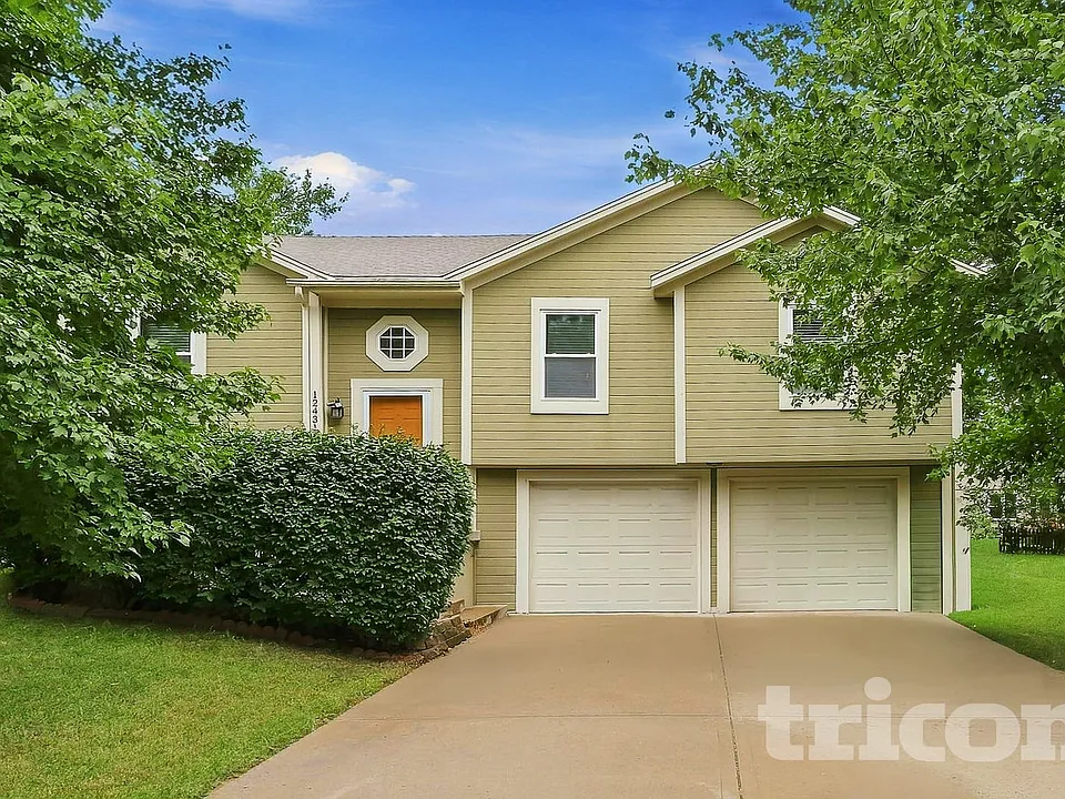 12431 S Parker Ter