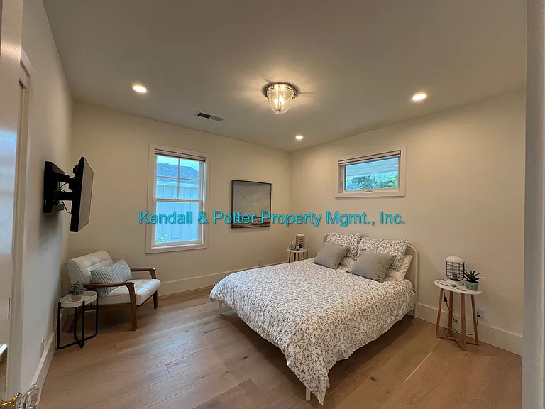 1411 Seabright Ave — Photo 7