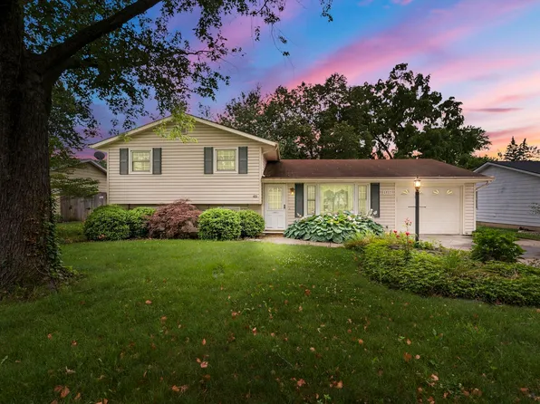 1917 Majestic Ln, Fort Wayne, IN 46815