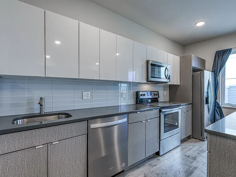 Brand New Luxury Apartments — Photo 46