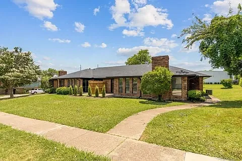 306 Bardfield Ave Photo 1