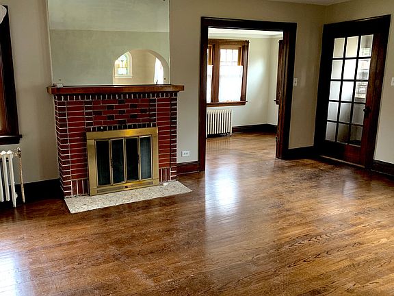4th image of 1364 E Forest Ave